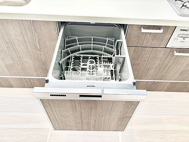 面倒なお片づけは食洗機にお任せ！家事の負担が減って、時間にも気持ちにもゆとりができます。