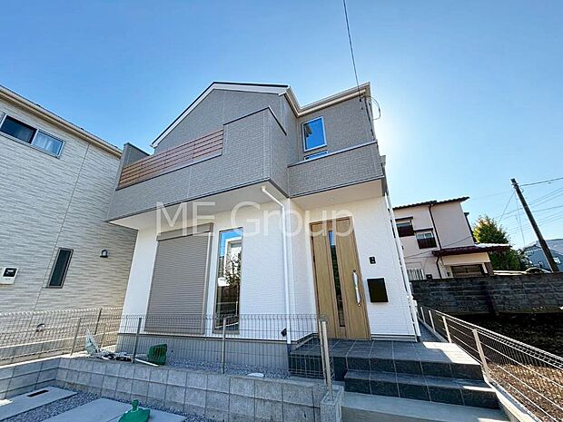 溢れる陽光でご家族の笑顔も輝く