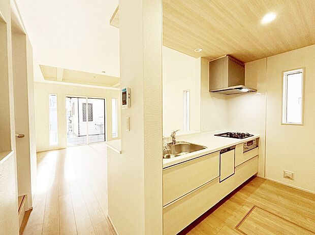 料理をしながらご家族との会話を楽しめる対面カウンターキッチン