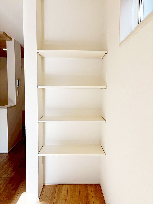 物が多くなりがちなリビングにうれしい収納