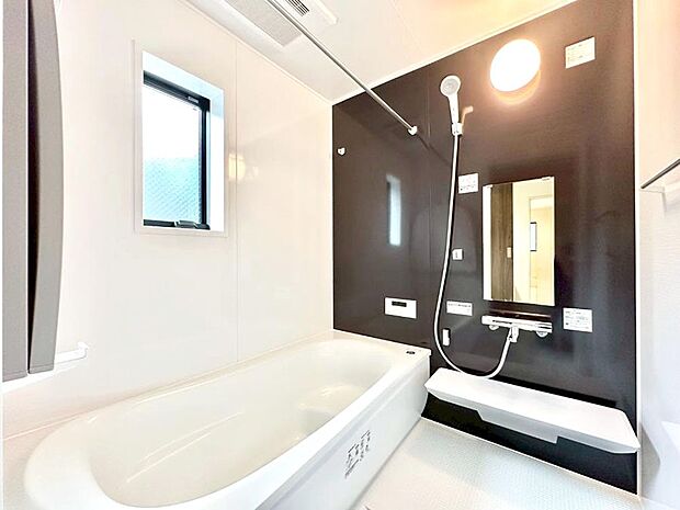 落ち着いた雰囲気でゆっくりお寛ぎいただけるバスルーム