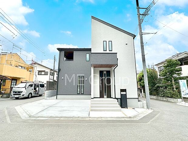 洗練された外観、上質な住空間が広がる室内は永く安心して過ごせる住居です。