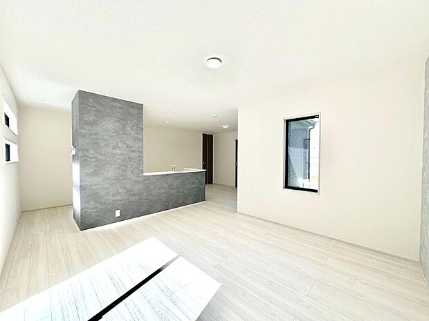 住む方の個性が引き出される、インテリアを考えるのが楽しみなリビングです！ 