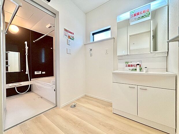 清潔感のある快適空間です。毎日の身支度も気持ち良くお使い頂けます。 