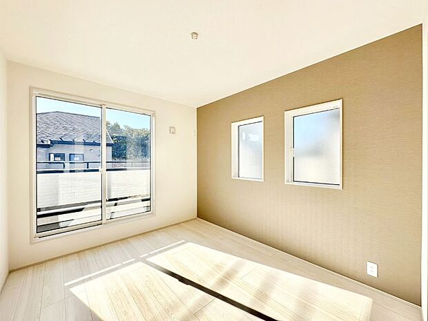 2面採光なので、明るく風通しも良く心地良い生活が送れます。