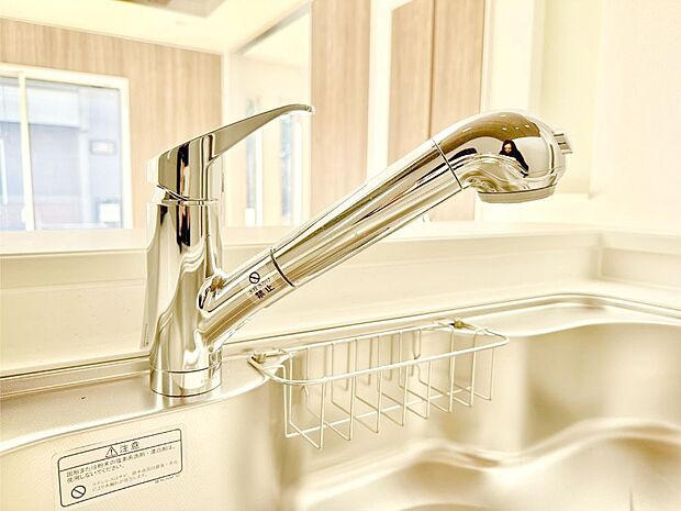 いつでも清潔なおいしいお水を。一つの水栓で水道水と浄水を使い分け。