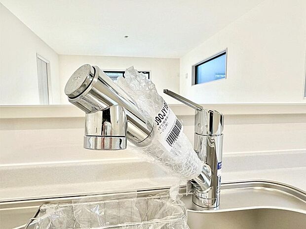 浄水器一体型のキッチンで洗い物用・料理用と切り替え簡単！