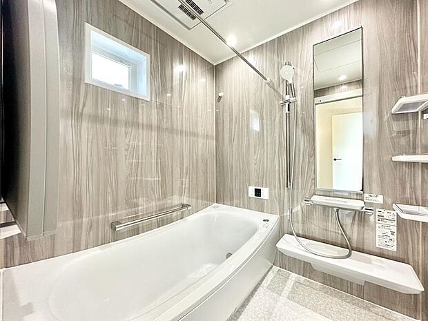 落ち着いた雰囲気でゆっくりお寛ぎいただけるバスルーム