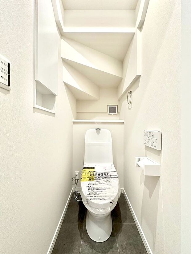 トイレは1階と2階それぞれに配置されていてとても便利です。 