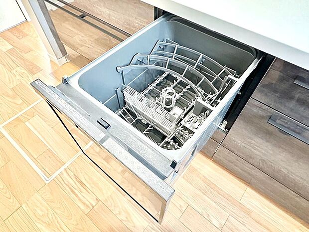 面倒なお片づけは食洗機にお任せ！家事の負担が減って、時間にも気持ちにもゆとりができます。