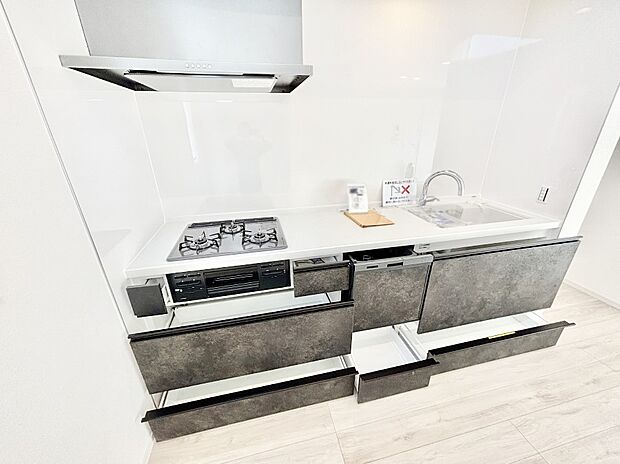 使いやすさを優先したスライド式収納タイプ!