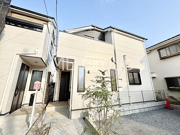 洗練された外観、上質な住空間が広がる室内は永く安心して過ごせる住居です。