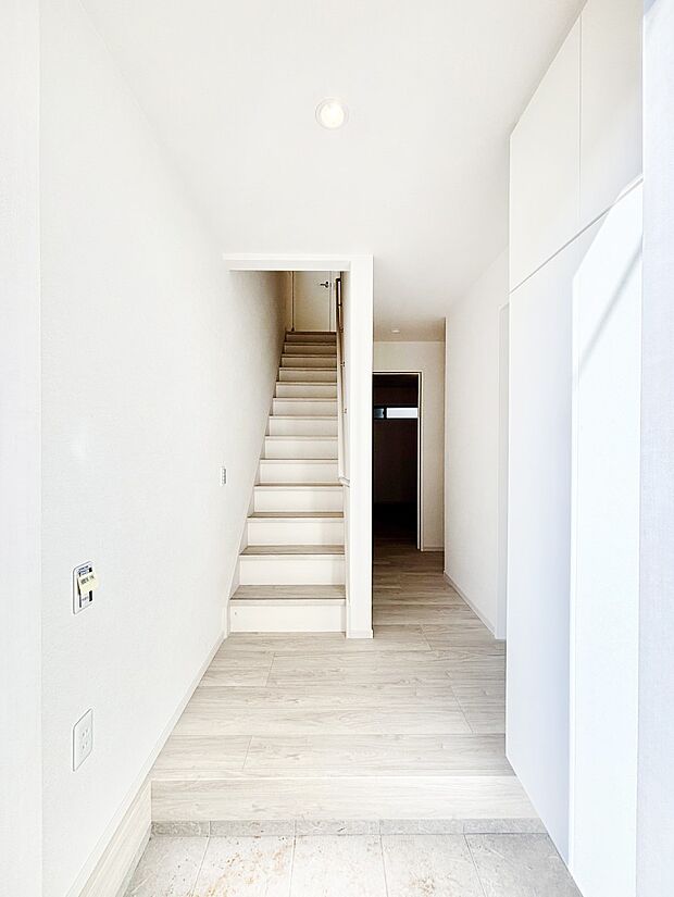 家族の帰宅やお客様をあたたかく迎える玄関