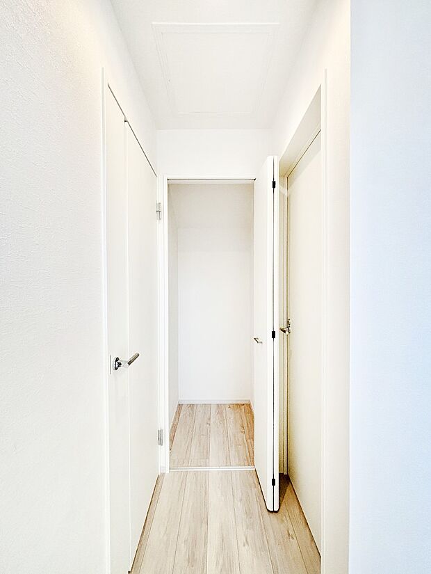 リビング収納。散らかりがちなリビングもスッキリと保てますね。