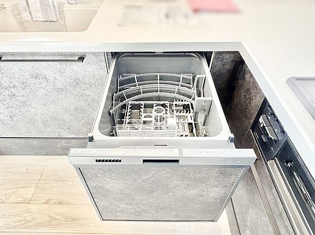 面倒なお片づけは食洗機にお任せ！家事の負担が減って、時間にも気持ちにもゆとりができます。