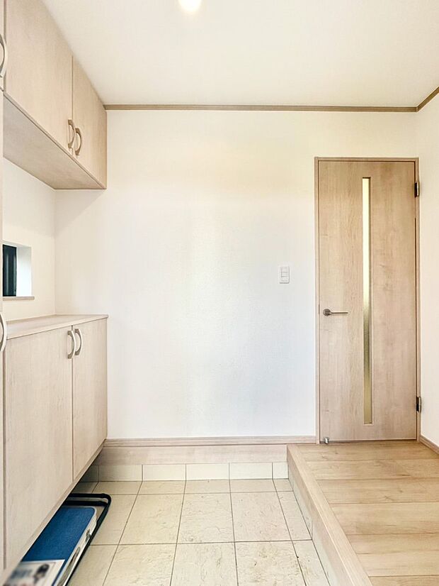 いつもきれいにしておきたい玄関ですね。  