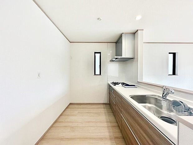 ゆとりあるキッチンではご家族と楽しくお料理ができます。