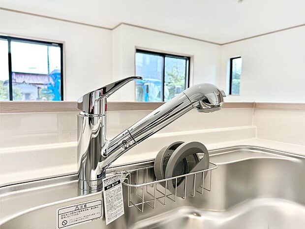 いつでも清潔なおいしいお水を。一つの水栓で水道水と浄水を使い分け。