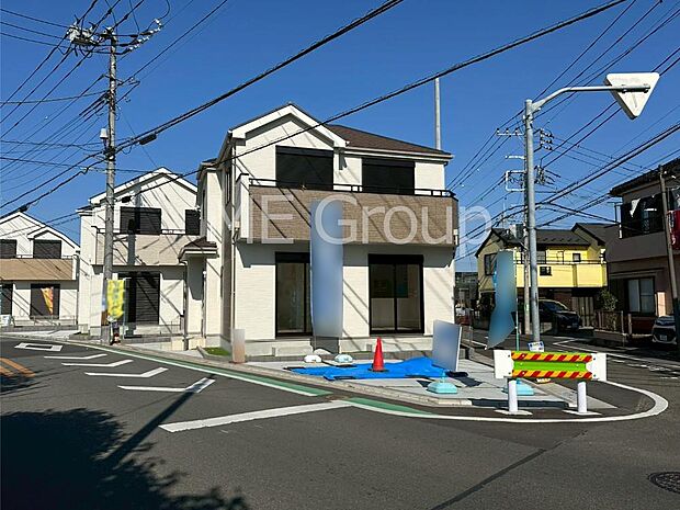 角地なので日当たりも良く、お家が堂々として見えます。