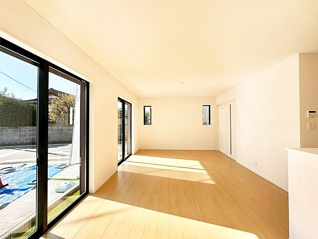 家族の笑顔が自然と生まれてくる、そんな雰囲気のダイニングに仕上がっています