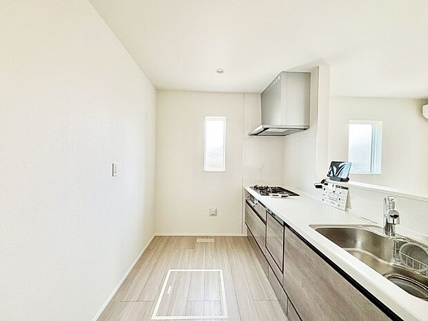 広々とした使い勝手の良いキッチンで日々のお料理も楽しくなりそう