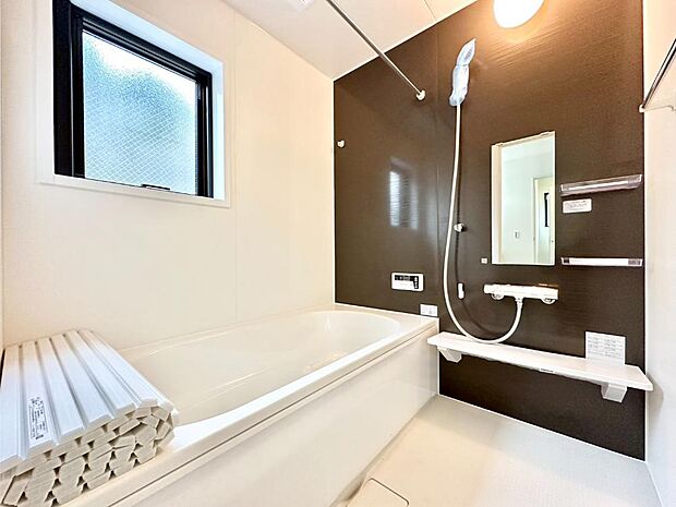 落ち着いた雰囲気でゆっくりお寛ぎいただけるバスルーム