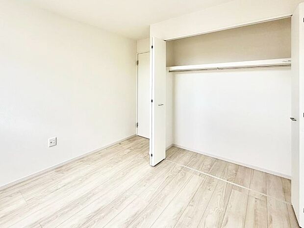 たっぷりの収納スペースで快適に暮らせそう 