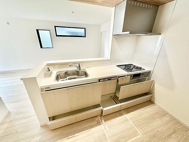 使いやすさを優先したスライド式収納タイプ!