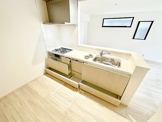 使いやすさを優先したスライド式収納タイプ！