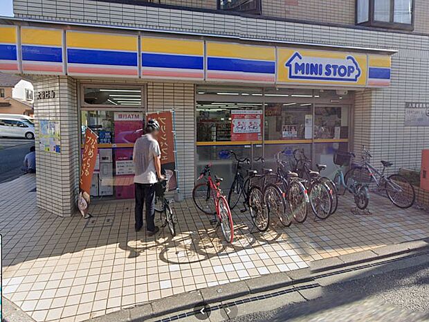 コンビニ 400m ミニストップ 芝久保2丁目店