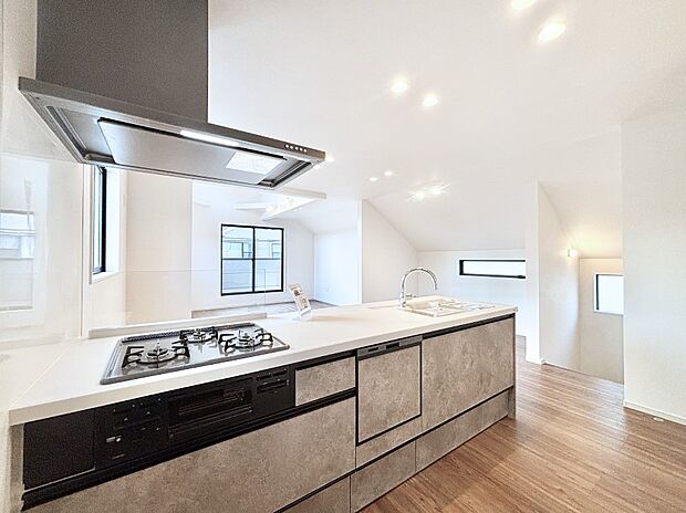 毎日使うキッチンだから、使いやすさ&お手入れのしやすさにこだわりました。