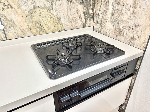 三口ガスコンロでお料理が一気にはかどりそう  