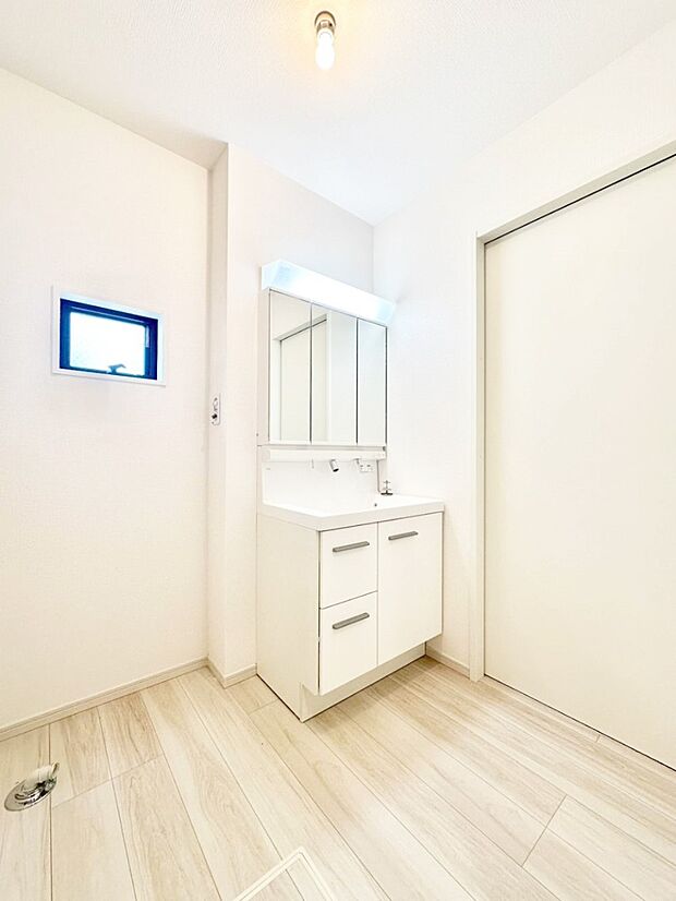 広々とゆとりのあるランドリースペース。  