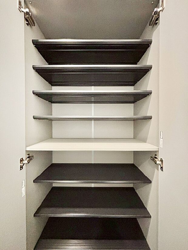 収納力ある下駄箱の活用で玄関廻りはいつでもスッキリ