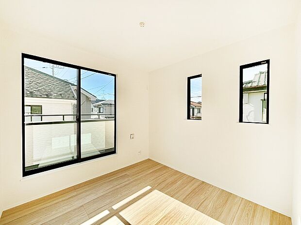 使いやすい形でベットや家具の置き方にも困ることもありません。