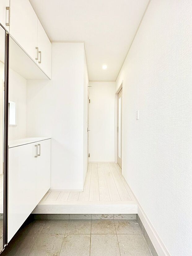 家族の帰宅やお客様をあたたかく迎える玄関