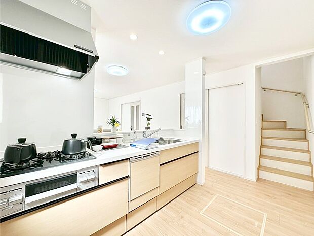 料理をしながらご家族との会話を楽しめる対面カウンターキッチン