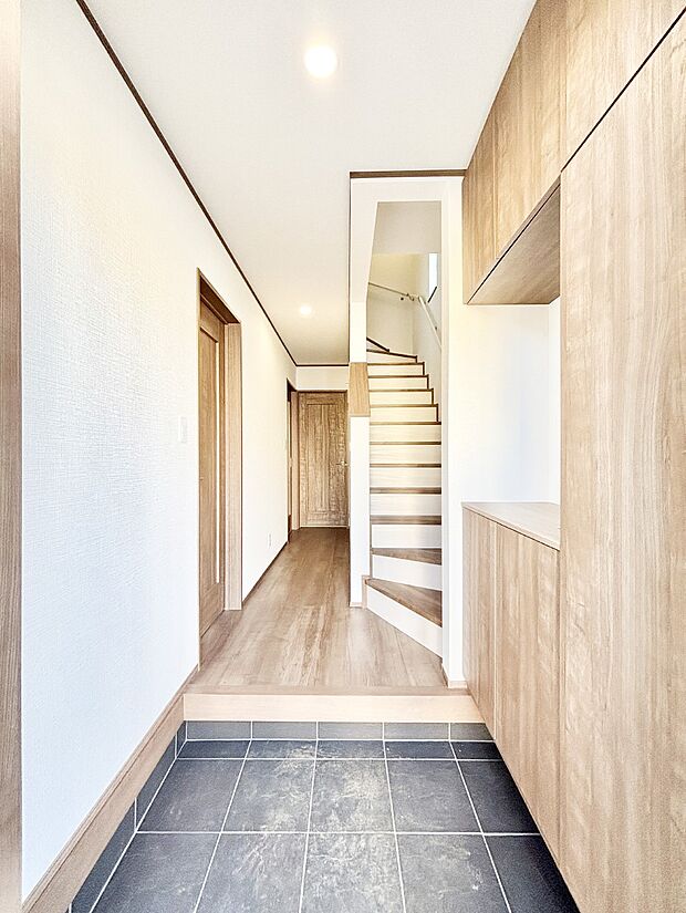 家族の帰宅やお客様をあたたかく迎える玄関