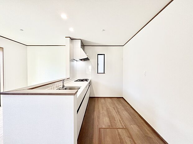 広々とした使い勝手の良いキッチンで日々のお料理も楽しくなりそう