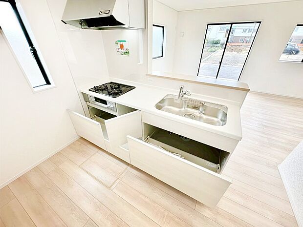 使いやすさを優先したスライド式収納タイプ!