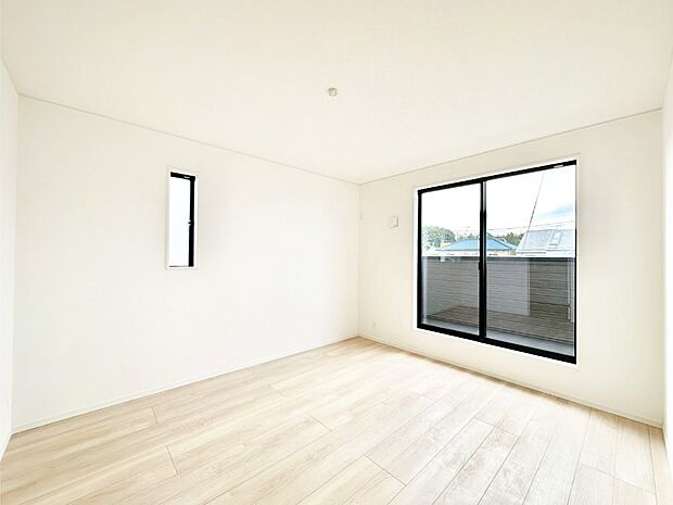 ナチュラルなフローリングはどんなインテリアにもマッチ。