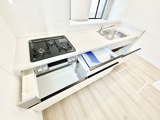 使いやすさを優先したスライド式収納タイプ!