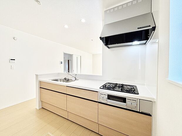 広々とした使い勝手の良いキッチンで日々のお料理も楽しくなりそう