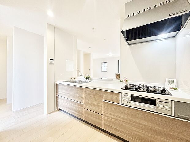 広々とした使い勝手の良いキッチンで日々のお料理も楽しくなりそう