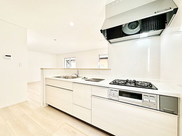 広々とした使い勝手の良いキッチンで日々のお料理も楽しくなりそう