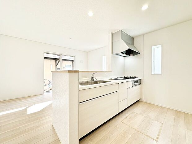 料理をしながらご家族との会話を楽しめる対面カウンターキッチン