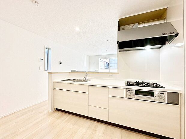 広々とした使い勝手の良いキッチンで日々のお料理も楽しくなりそう