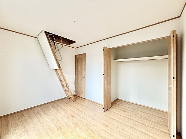 子供部屋にもおすすめな収納スペースたっぷりの居室