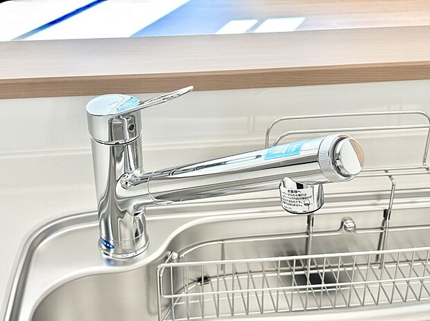 いつでも清潔なおいしいお水を。一つの水栓で水道水と浄水を使い分け。