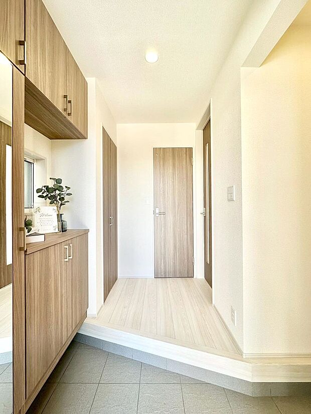 家族の帰宅やお客様をあたたかく迎える玄関